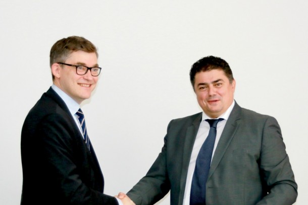 Managing Director Magnus Rystedt, NEFCO and Deputy Prime Minister Octavian Calmic, Moldovan Ministry of Economy after the signing. Photo: Carolina Sturza
